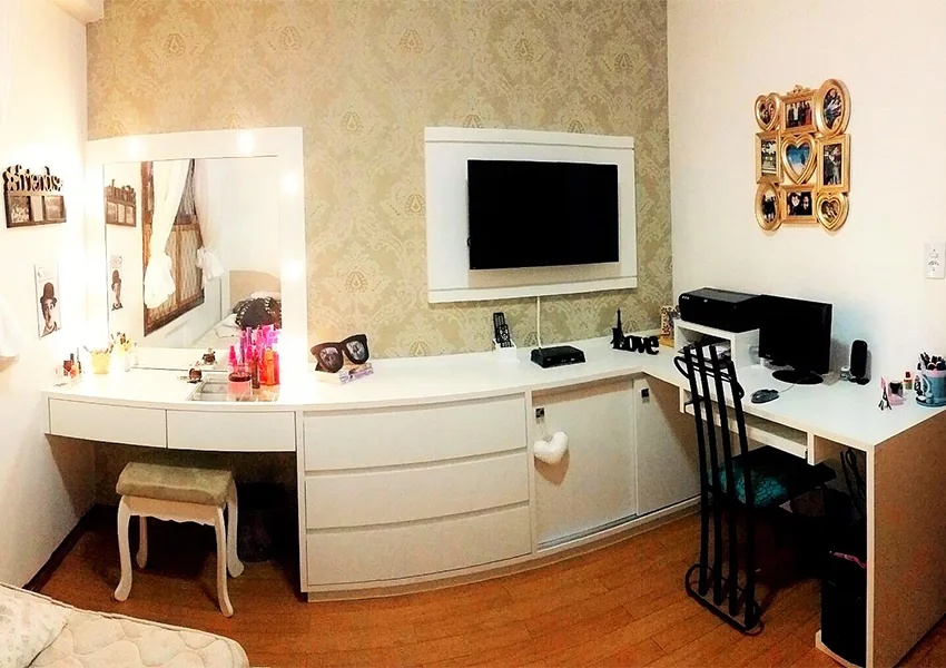 Quarto sob-medida com mini-escritorio para adolescentes