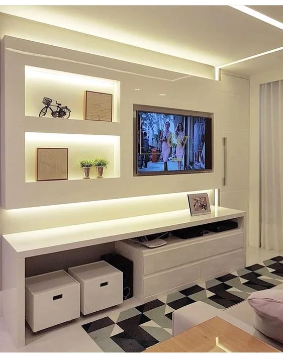 Decoração clean e tons neutros nos móveis da sala