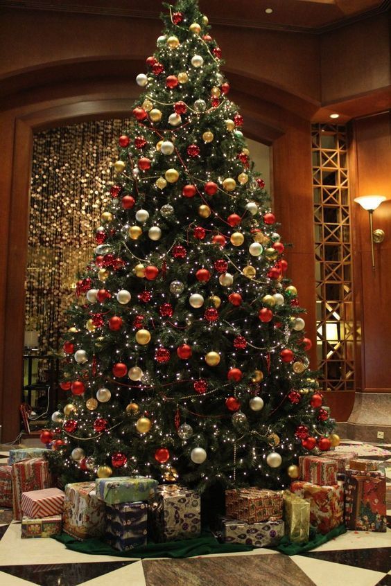 árvore de decoração de natal para a sala - Miranda Móveis Sob Medida |  Móveis Planejados em Blumenau